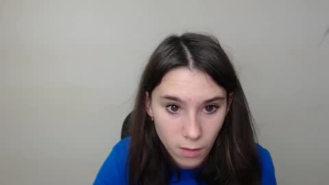 Snapshot of rosalais_ chatting on October 1, 7:24 am Rose online show from October 1, 7:24 am