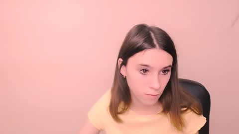 Snapshot of rosalais_ chatting on October 16, 7:22 am Rose online show from October 16, 7:22 am