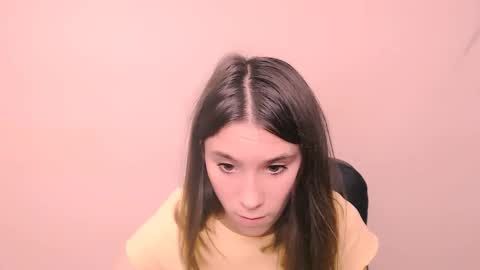 Snapshot of rosalais_ chatting on October 15, 7:11 am Rose online show from October 15, 7:11 am