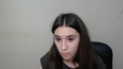 Snapshot of rosalais_ chatting on September 30, 7:14 am Rose online show from September 30, 7:14 am