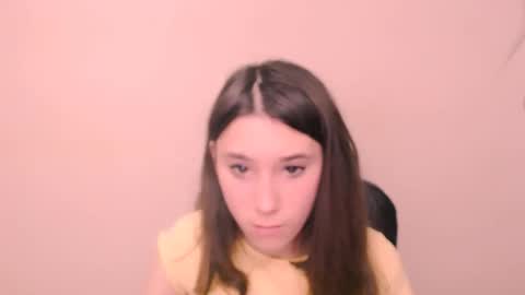 Snapshot of rosalais_ chatting on October 25, 7:16 am Rose online show from October 25, 7:16 am