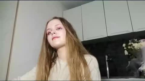 Lisa online show from November 16, 1:22 pm