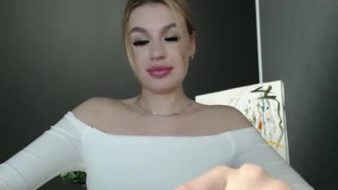 Snapshot of rosaline_ly chatting on September 13, 2:47 pm Rosalina online show from September 13, 2:47 pm