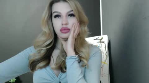 Rosalina online show from April 18, 1:02 pm