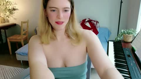   online show from April 26, 6:49 pm