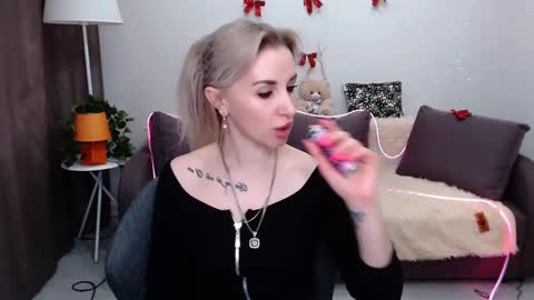 rose  shine online show from March 7, 10:56 am