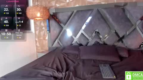 Snapshot of rose_evans__ chatting on September 19, 4:44 am Rose online show from September 19, 4:44 am