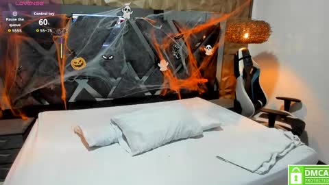 Snapshot of rose_evans__ chatting on November 2, 5:00 am Rose online show from November 2, 5:00 am