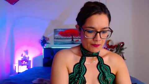 Snapshot of rose_thompson1 chatting on October 16, 3:03 pm Rose online show from October 16, 3:03 pm