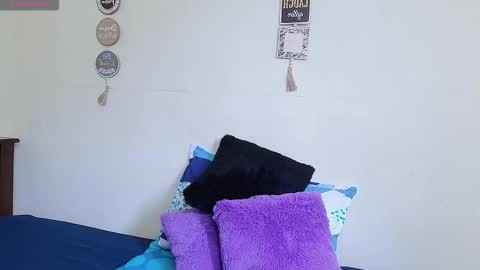 Snapshot of rose_towers4 chatting on October 1, 4:23 pm rose_towers4 online show from October 1, 4:23 pm