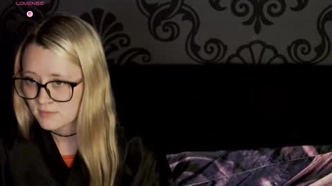 Kinky Inky online show from December 20, 2:15 am