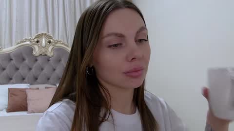 Rose Hubbard online show from February 5, 4:04 pm