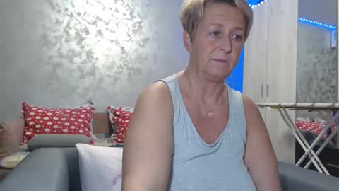 Lovepinklilly online show from December 11, 6:09 pm