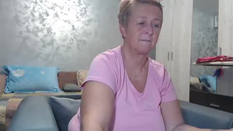 Lovepinklilly online show from December 4, 6:39 pm