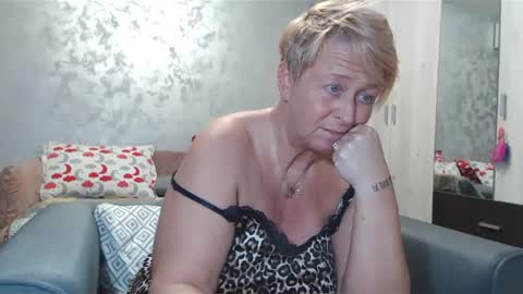 Lovepinklilly online show from January 30, 6:54 pm