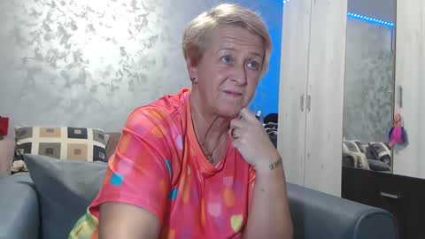 Lovepinklilly online show from January 18, 7:26 pm