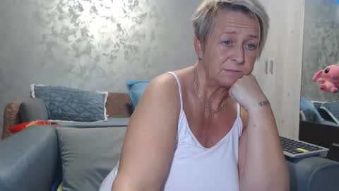 Lovepinklilly online show from November 26, 7:26 pm