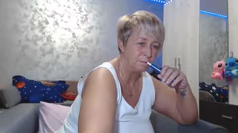 Lovepinklilly online show from December 14, 8:03 pm