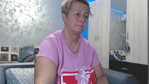 Lovepinklilly online show from December 21, 6:11 pm