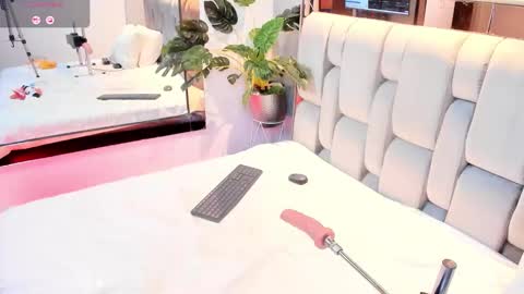 Snapshot of rosetemple chatting on October 16, 5:10 am Rose online show from October 16, 5:10 am