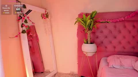 Snapshot of rosett_kio chatting on September 26, 5:05 am online show from September 26, 5:05 am