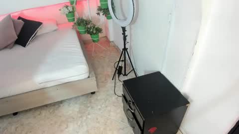 rosi_cooper online show from December 26, 10:59 am