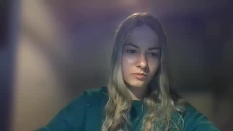 Snapshot of rosie_june chatting on March 11, 7:46 am Rosie online show from March 11, 7:46 am