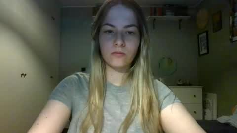 Snapshot of rosie_june chatting on September 17, 6:55 am Rosie online show from September 17, 6:55 am