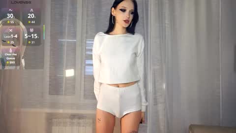 Edwina online show from October 18, 5:10 am