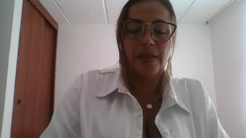 Snapshot of rossanalionheart chatting on December 2, 7:25 pm Rossana online show from December 2, 7:25 pm