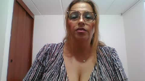 Snapshot of rossanalionheart chatting on December 5, 7:06 pm Rossana online show from December 5, 7:06 pm