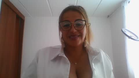 Snapshot of rossanalionheart chatting on January 17, 7:38 pm Rossana online show from January 17, 7:38 pm