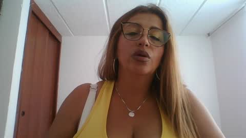Snapshot of rossanalionheart chatting on December 8, 12:41 pm Rossana online show from December 8, 12:41 pm