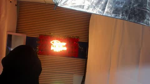 Snapshot of rosse_25 chatting on October 28, 6:46 pm Would you like to help me with supplementation and sports suits so I can compete in powerlifting online show from October 28, 6:46 pm