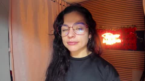 Snapshot of rosse_25 chatting on October 14, 5:37 pm Would you like to help me with supplementation and sports suits so I can compete in powerlifting online show from October 14, 5:37 pm