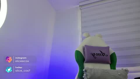   online show from December 2, 7:03 pm