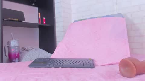 rosse_thompson11 online show from February 18, 8:15 pm