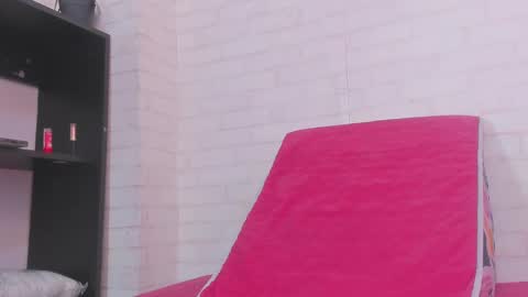 rosse_thompson11 online show from January 16, 7:10 pm