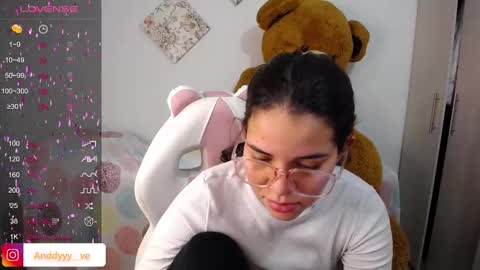 Snapshot of rossebunny25 chatting on September 17, 11:58 pm Rosse online show from September 17, 11:58 pm