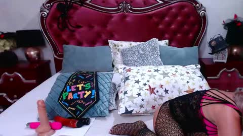 Snapshot of rossecougar_x chatting on October 11, 6:51 am Rosse Cougar online show from October 11, 6:51 am