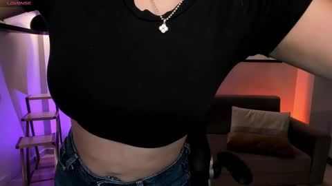 Rossie Rhoades online show from September 18, 11:42 am