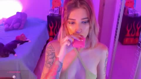 rot_wallace online show from March 24, 10:48 pm