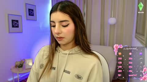 Snapshot of rousee_v chatting on October 7, 1:26 pm Rousee online show from October 7, 1:26 pm