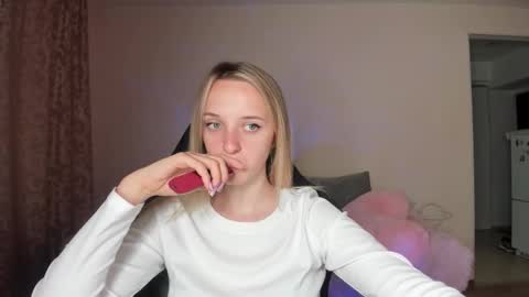 Snapshot of rousereed chatting on September 24, 12:04 pm Rouse online show from September 24, 12:04 pm