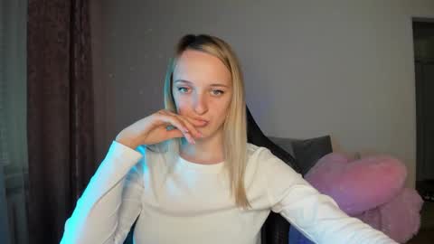 Snapshot of rousereed chatting on October 1, 1:27 pm Rouse online show from October 1, 1:27 pm