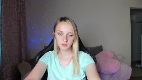 Snapshot of rousereed chatting on September 23, 12:03 pm Rouse online show from September 23, 12:03 pm