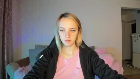 Snapshot of rousereed chatting on October 5, 6:29 am Rouse online show from October 5, 6:29 am