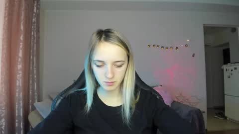 Snapshot of rousereed chatting on October 26, 7:37 am Rouse online show from October 26, 7:37 am