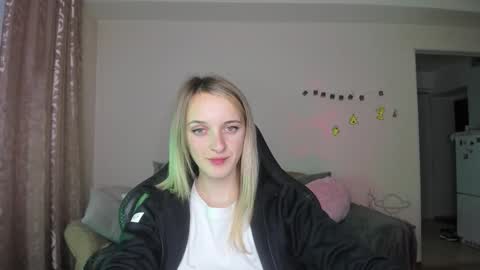 Snapshot of rousereed chatting on November 1, 1:26 pm Rouse online show from November 1, 1:26 pm