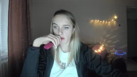 Snapshot of rousereed chatting on October 24, 12:12 pm Rouse online show from October 24, 12:12 pm